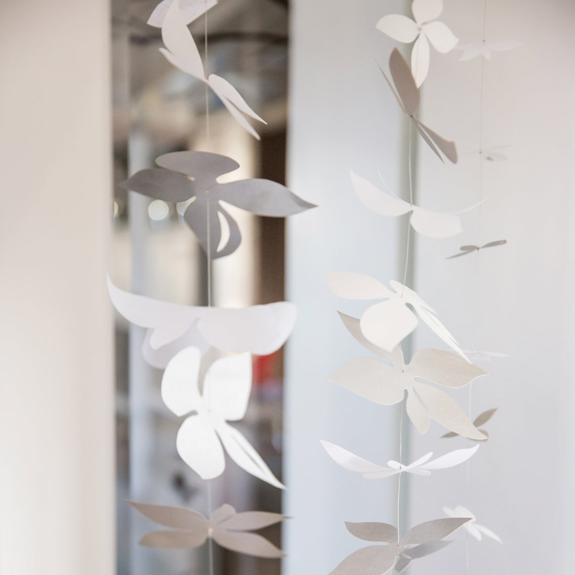 Papierkette white blossom
