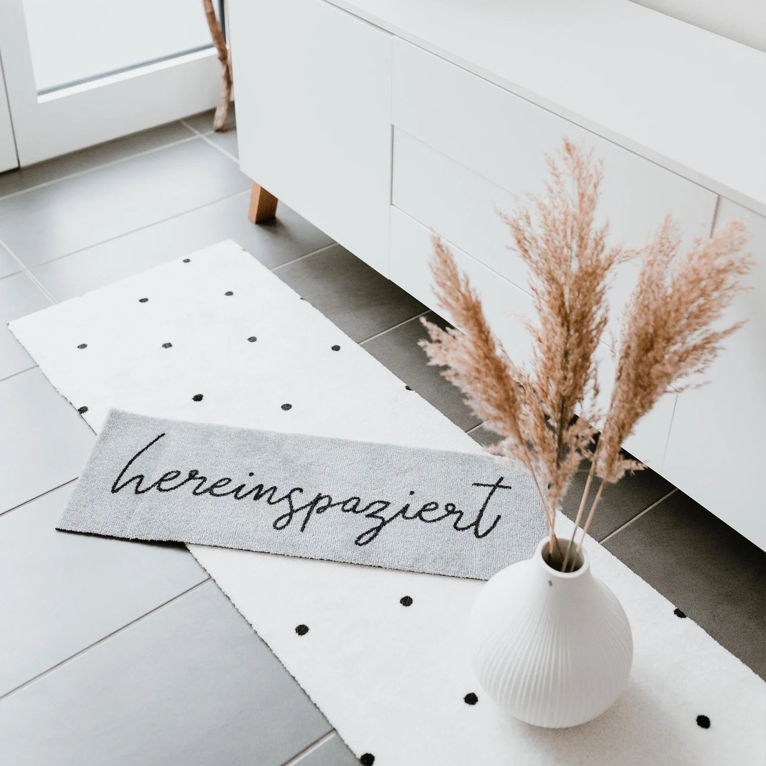 Kleine waschbare Fußmatte Grau Hereinspaziert 75 x 25 cm