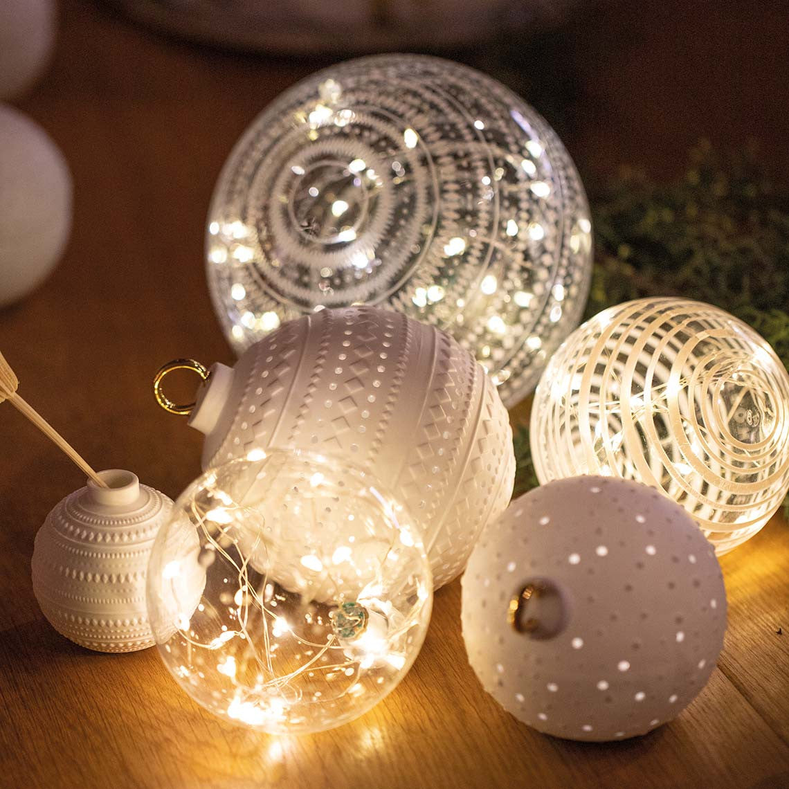 Wunderkugel LED groß Punkte