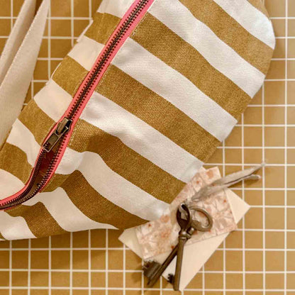 Bauchtasche Elisa Streifen Karamell Ecru
