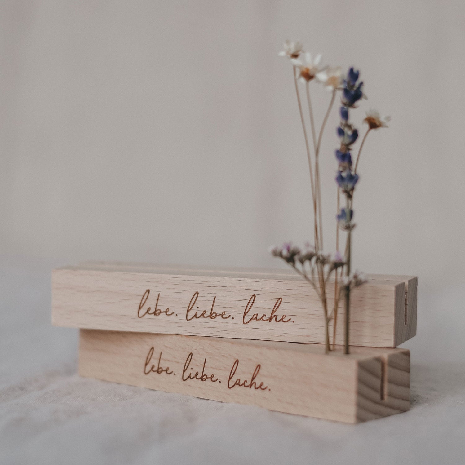Karten- und Trockenblumenständer Lebe.Liebe.Lache - 12cm